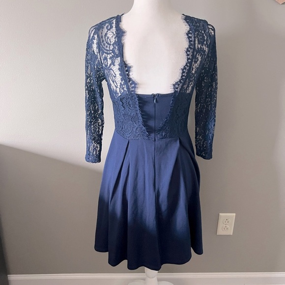 FRANCESCA’S navy blue lace mini dress size M - Picture 9 of 16